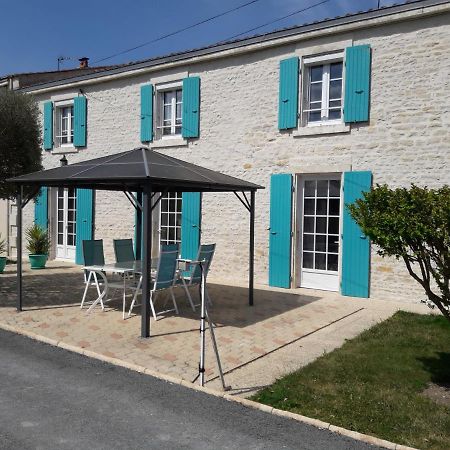 Le Logis De Lange Apt Les Aigrettes Saint-Hilaire-la-Palud Buitenkant foto